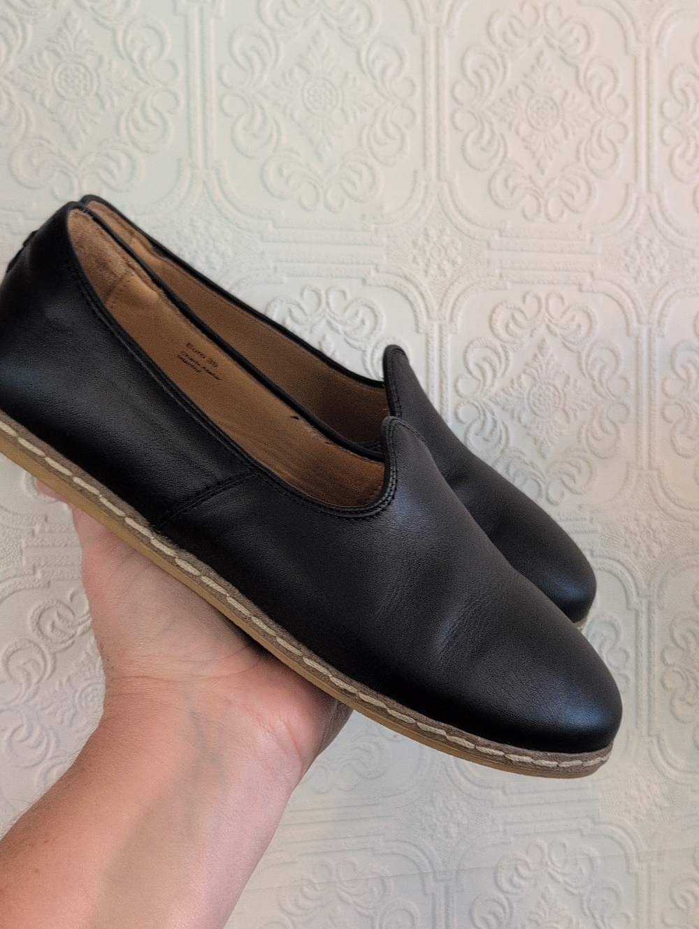 Charix Atelier Black Leather Loafers Slip-On Women's Flats Sz. 39 8.5-9